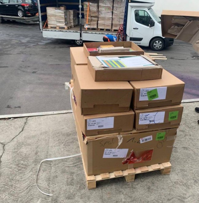 Волинські митники викрили оборудку одеського підприємства: спеціалізувались на друкованій продукції 