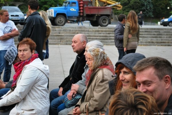 Як у Луцьку під авторські пісні їли кашу. ФОТО