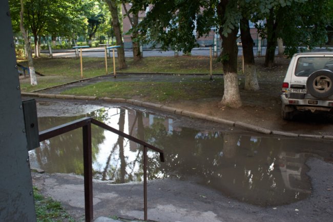 У Луцьку вирішували, як реконструювати двір, який не бачив ремонту понад 30 років. ФОТО