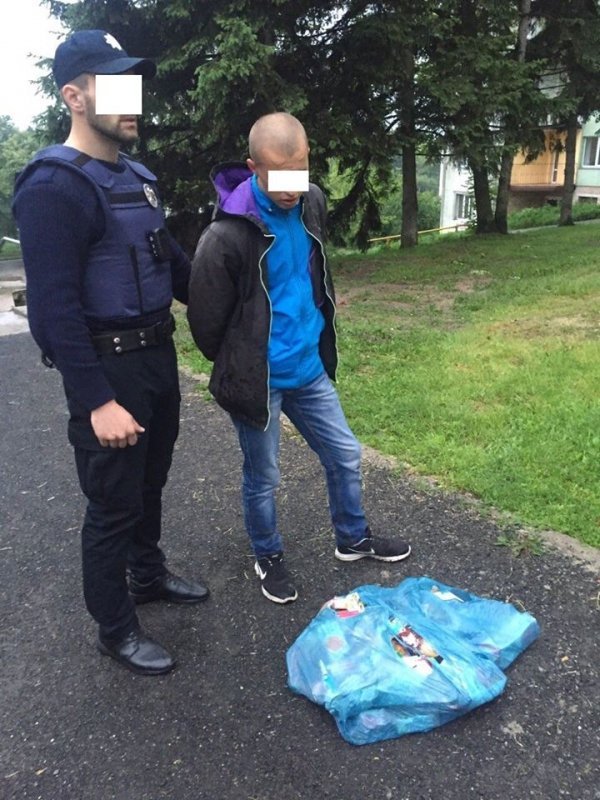 У Луцьку піймали крадіїв соку та морозива. ФОТО