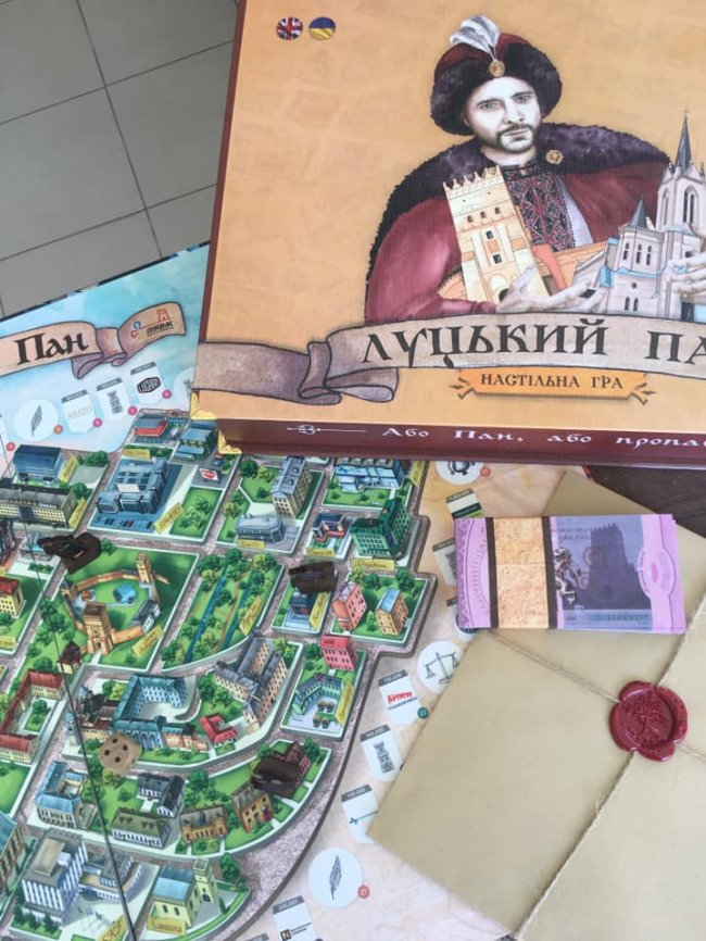 До Дня міста виготовили стильні сувеніри з символікою Луцька. ФОТО