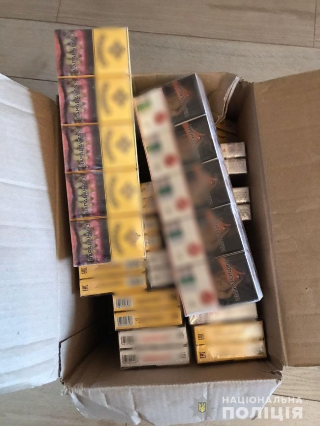 На Волині злочинна група продавала підроблений алкоголь та цигарки