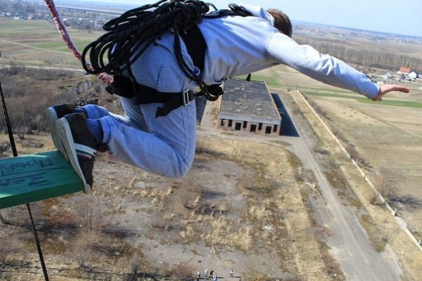 Як у Луцьку «літали» джампери. ФОТО