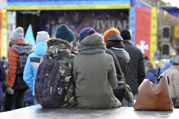Любов на луцькому Євромайдані. ФОТО