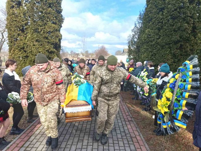 Дев’ять місяців вважався зниклим безвісти: на Волині попрощалися з Героєм Олександром Грицюком