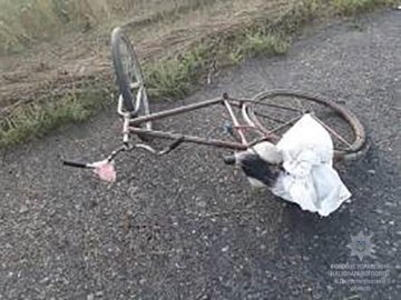 На Дніпропетровщині вибухнула граната, яку підліток віз на велосипеді