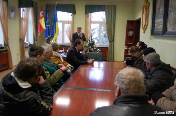 Тролейбусники вимагають у мера Луцька зарплату. ФОТО. ВІДЕО