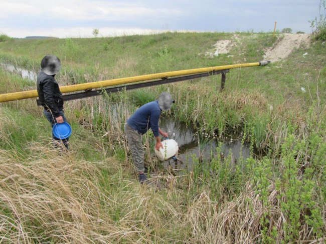 На Турійщині викрили двох чоловіків, які ловили рибу забороненим знаряддям. ФОТО