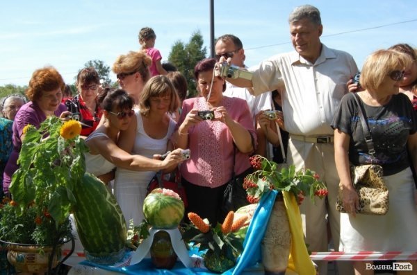 У День міста в Луцьку відбулося свято квітів. ФОТО