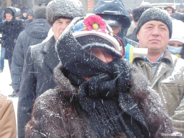 Віче на луцькому Євромайдані. ФОТО