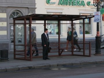 У Луцьку на нові зупинки витратили 300 тисяч