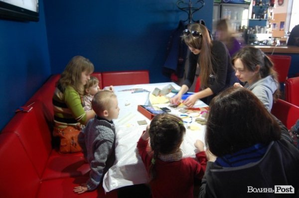 У Луцьку почали готувати подарунки до Великодня. ФОТО