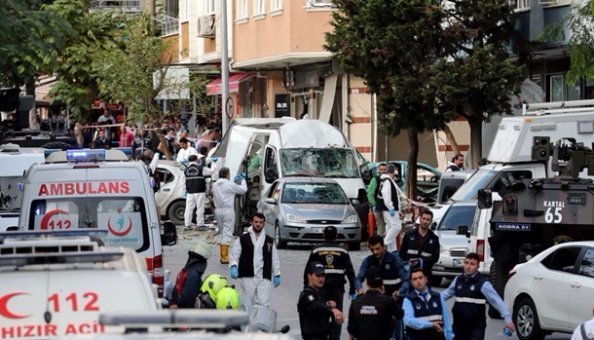 У Стамбулі під час теракту постраждало не менше 10 осіб. ФОТО