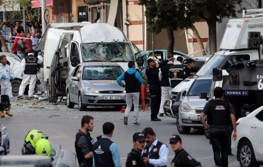 У Стамбулі під час теракту постраждало не менше 10 осіб. ФОТО