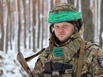 За виявлену мужність воїн з Волині отримав «Золотий хрест» від Головнокомандувача ЗСУ