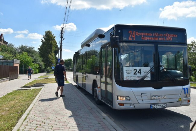 На яких маршрутах у Луцьку їздять комфортабельні та сучасні автобуси*
