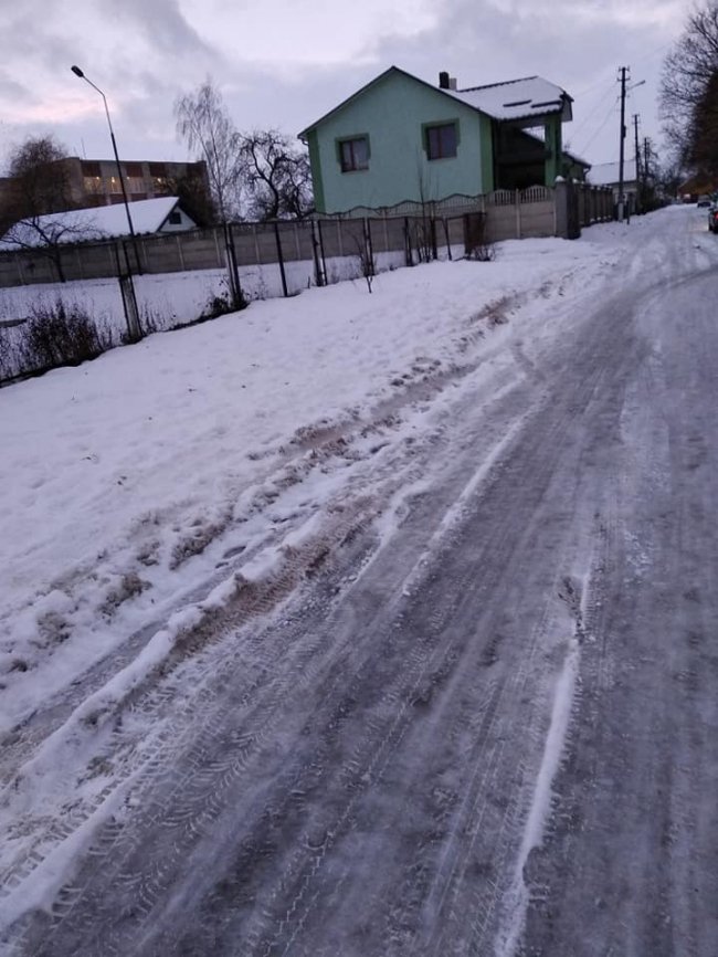 На тротуарах Володимира – суцільна ковзанка. ФОТО