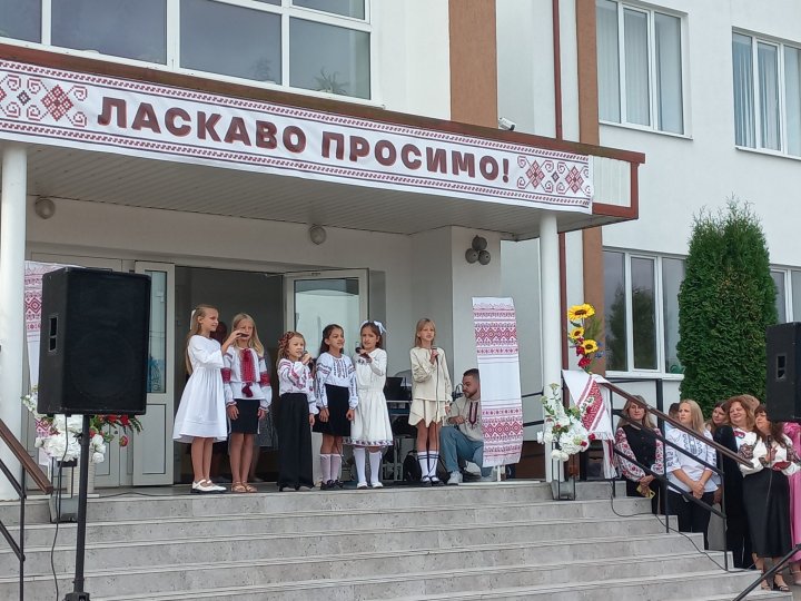 250 першачків, 119 випускників і новий корпус у Рованцях: як Боратинська громада розпочала навчальний рік