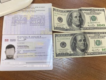 Не платив аліменти: пасажир автобуса у «Ягодині» пропонував прикордонникам хабар, щоб проїхати до Польщі