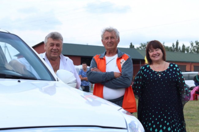 Під Луцьком влаштували автофестиваль. ФОТО