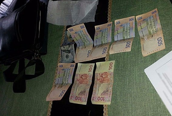 Закарпатський хірург попався на хабарі