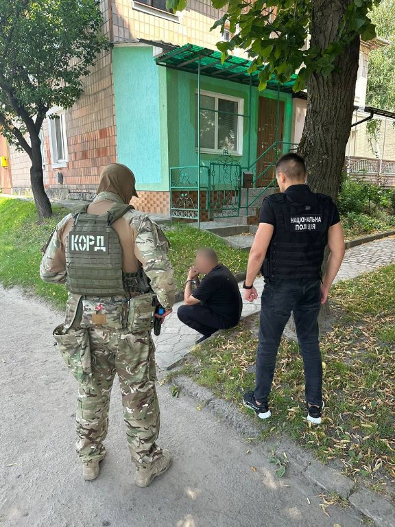 1300 доларів США за статус «багатодітного батька» – двом волинянам повідомили про підозру. ФОТО