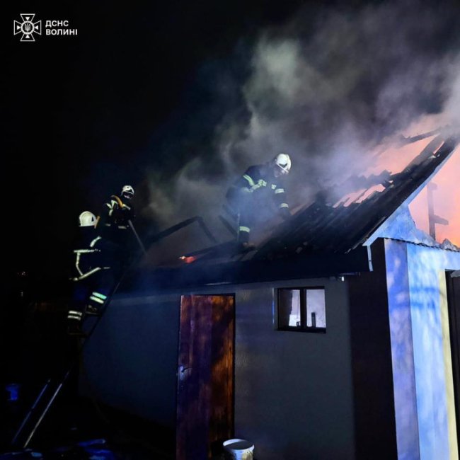 На Волині горів гараж