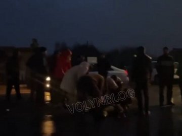 У Луцьку на Дубнівській авто збило жінку, постраждалу госпіталізували