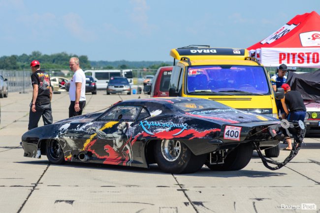 У Луцьку стартували видовищні змагання дрег-рейсерів. ФОТО
