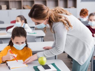 Як убезпечити дітей від коронавірусу в школі: Комаровський назвав нові методи. Відео