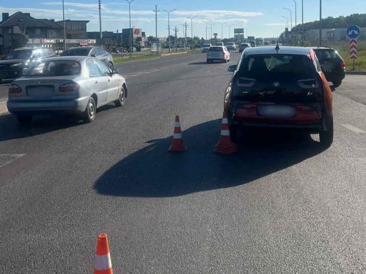 Біля Луцька водійка авто збила 16-річну дівчину