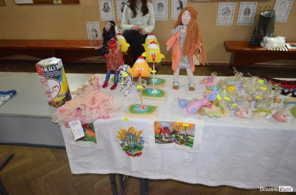 У луцькому виші танцювали, щоб допомогти. ФОТО