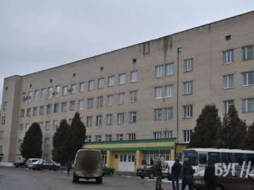 У місті на Волині не вистачає сімейних лікарів: люди не мають з ким підписати декларацію