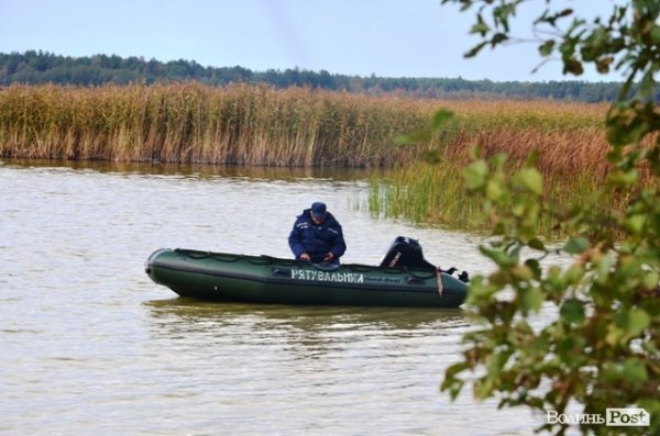 Заплив Гузя та Палиці через Згоранське озеро: як це було. ФОТОРЕПОРТАЖ