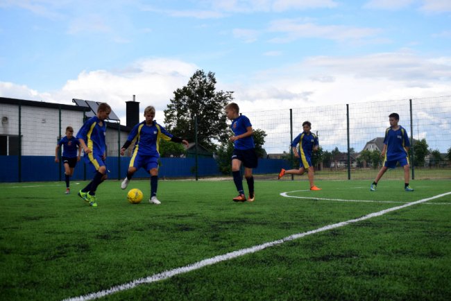 «Маємо вернути в життя дітей спорт», – Степан Івахів відкрив у Шацьку новий стадіон*