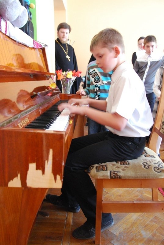 Як волинські священики на Великдень  займалися благодійністю. ФОТО