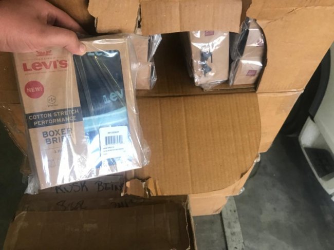 На «Ягодині» знайшли контрабанду на півтора мільйона, замасковану під «гуманітарку». ФОТО