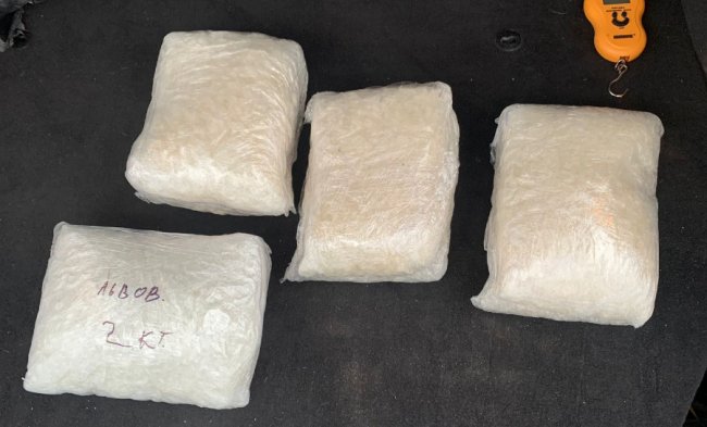 На Волині затримали чоловіків, які організували наркобізнес: в авто знайшли 8 кілограмів психотропів