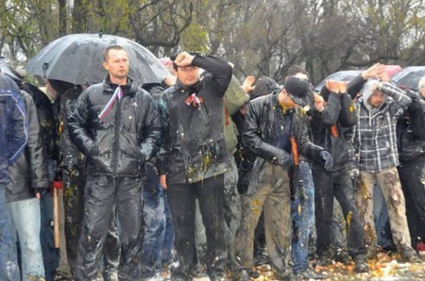 Сепаратистів в Запоріжжі закидали «пасхальним набором». ФОТО. ВІДЕО