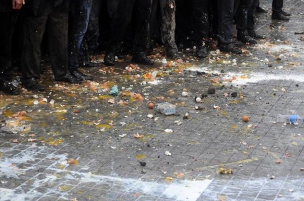 Сепаратистів в Запоріжжі закидали «пасхальним набором». ФОТО. ВІДЕО