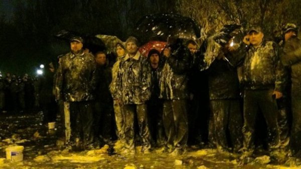 Сепаратистів в Запоріжжі закидали «пасхальним набором». ФОТО. ВІДЕО