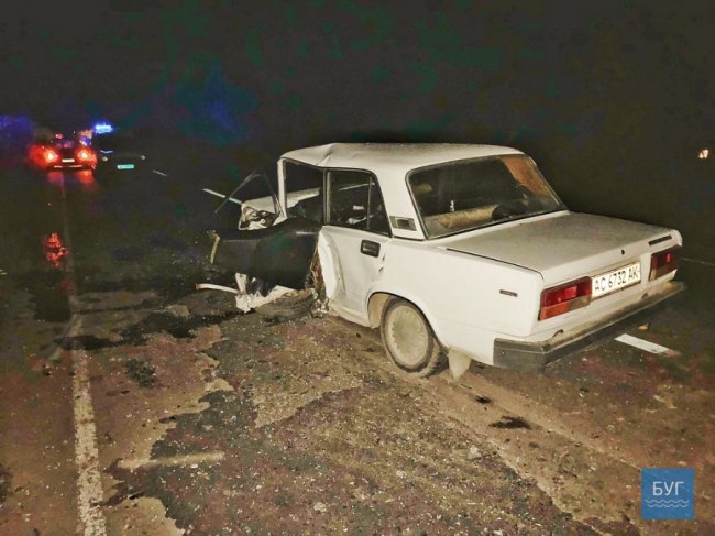 На Волині не розминулися дві автівки, постраждали люди. ФОТО