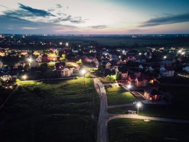 Село під Луцьком засяяло вогнями. ФОТО