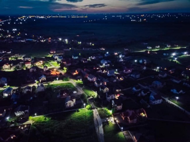 Село під Луцьком засяяло вогнями. ФОТО