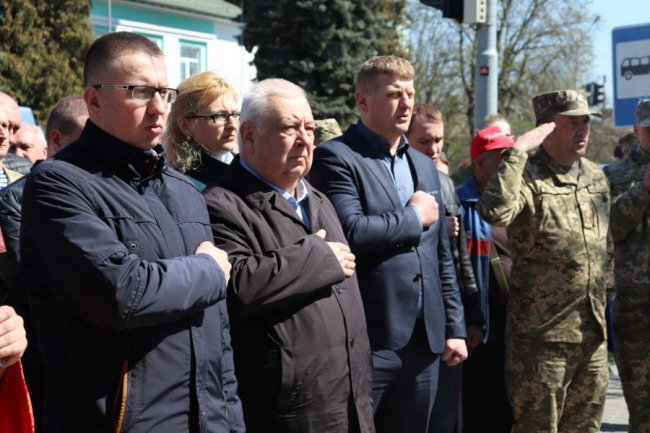 На стіні Волинського училища відкрили пам'ятну дошку шістьом загиблим на Майдані і Сході. ФОТО