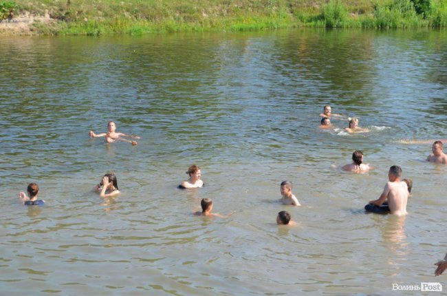 Спека в наметах і аншлаг у зоні купання: як фестивалить «Бандерштат». ФОТО