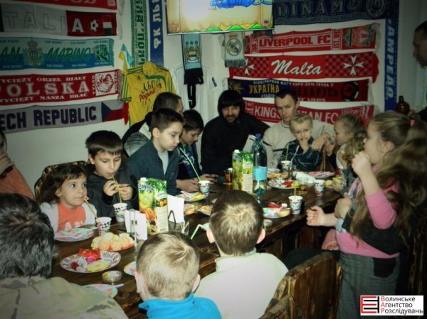 У Луцьку ультраси влаштували свято для дітей військових