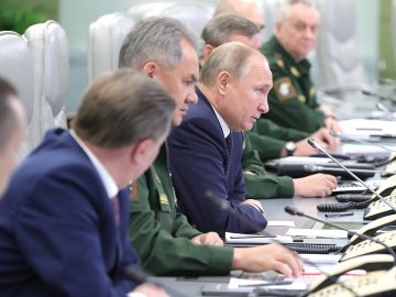 Путін показав запуск нової гіперзвукової ракети «Авангард» 