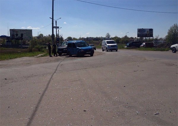 Аварія на Волині: на швидкості перевернувся автомобіль. ФОТО