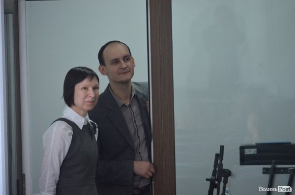 Луцькі школярі «одягли шкуру» депутатів. ФОТО 